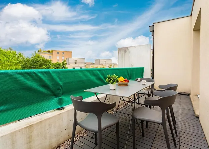 Le Petit Oranger - Lumineux, Balcon & Parking Appartement